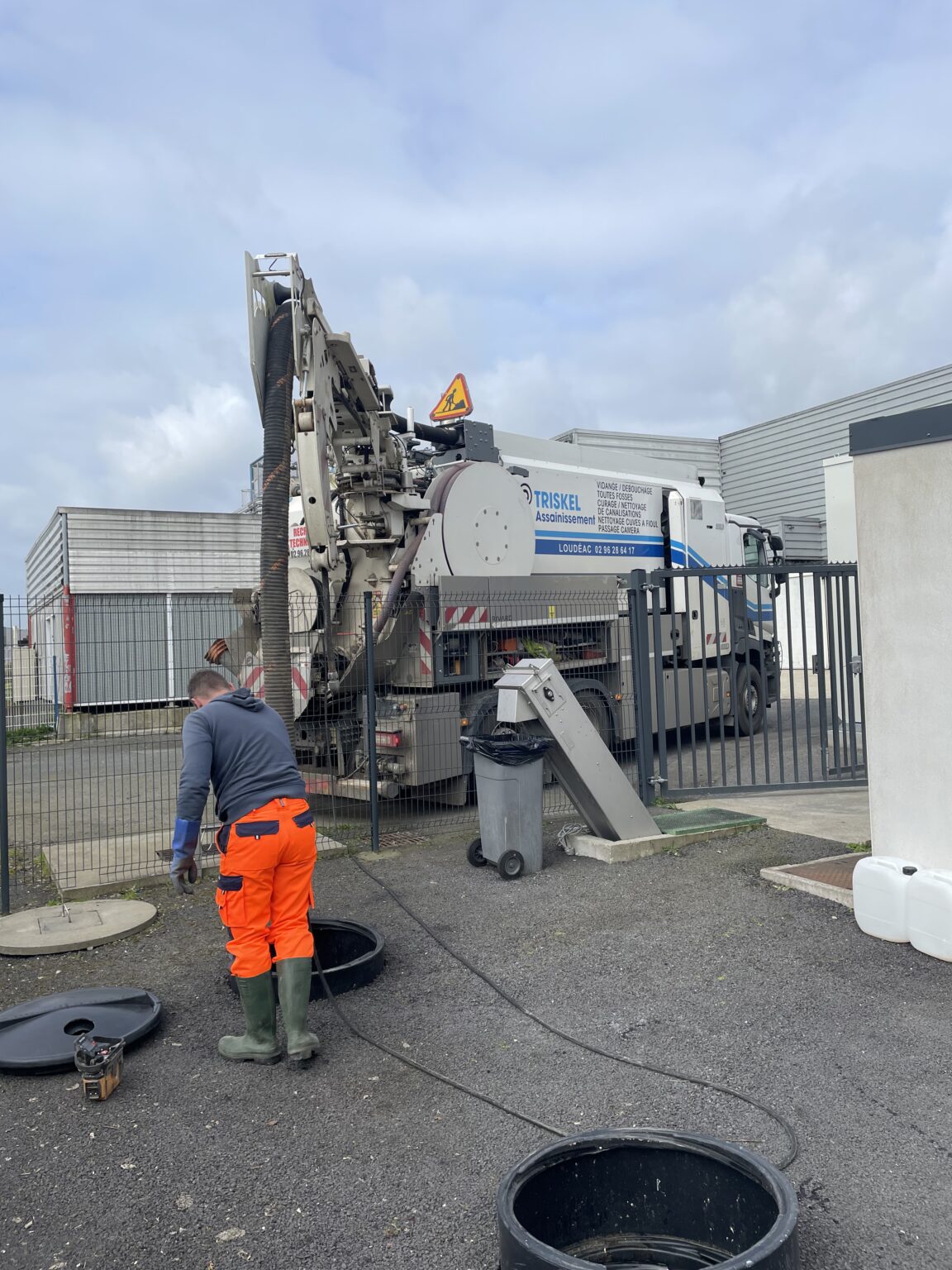 triskel assainissement loudeac pontivy vidande de fosses toutes eaux et bacs a graisse